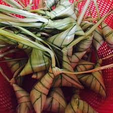 Musim raya kalau tiada ketupat memang tak sah! Ketupat Palas Terengganu Food Drinks Packaged Snacks On Carousell