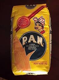 Harina Pan La Propia Para Las Arepas Venezolanas Venezuelan Food Arepas Colombian Food