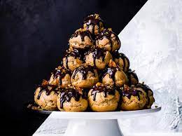 The thin, crisp caramel and spun sugar threads give the dessert an almost twinkling look, or at the very least the feeling of christmas gold. Easy Christmas Dessert Recipes Olivemagazine