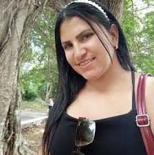 Tienen que elegír un video solo 😭, uno solo de 3 !