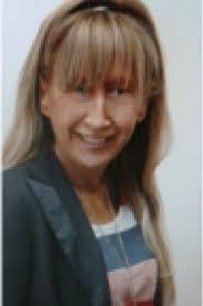 Julie Leighton's Instagram, Twitter & Facebook