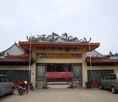 Vihara avalokitesvara yang memiliki nama lain klenteng tri darma ini sebenarnya diperuntukkan bagi 3 kepercayaan sekaligus, yakni kong hu cu, taoisme, dan budha. Banten Lama Trip Vihara Avalokitesvara Mixed Up Already