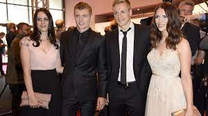 Maybe you would like to learn more about one of these? Toni Kroos Zeigt Seine Wunderschone Frau