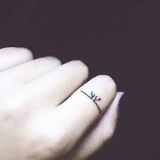 Temporary Tattoos Are So Fun And Such An Easy Way To Add A Unique Element To Your Look Using Different Tatto Finger Tattoos Small Tattoos Small Finger Tattoos