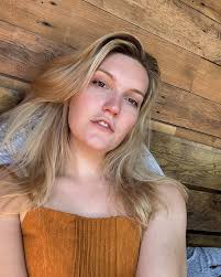 Haters say she ruined her life... 😳