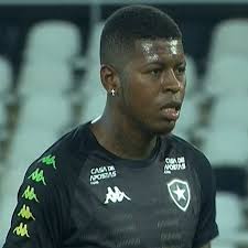 Gabriel Cortez faz live 'polêmica' até de madrugada em dia de amistoso e  recebe críticas da torcida do Botafogo