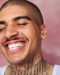 Glowy talk with Ruddy Trobrillant