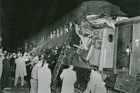The 1950 Richmond Hill Kew Gardens Ny Long Island Railroad Train Wreck Long Island Railroad Railroad Track Photography Train Wreck