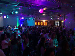 Seit 25 jahren betreibt oliver fricke die gleichnamige tanzschule. Fricke Tanzschule Bielefeld 39 90 Statt 88 50 2020 02 06