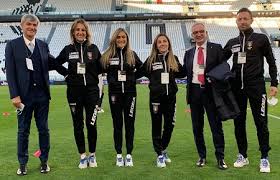 La partita del cuore è un evento calcistico con finalità benefiche che si tiene ogni anno in italia e vede protagonista la nazionale italiana cantanti contro una squadra di una determinata categoria. Exeqlalvtstwzm