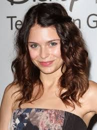 Alexandra Krosney's Instagram, Twitter & Facebook