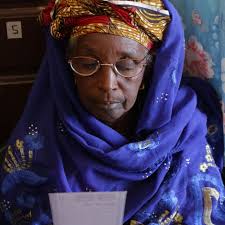 Mobile eye clinic at the gateway to the desert
