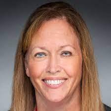 Laura Binz's Instagram, Twitter & Facebook