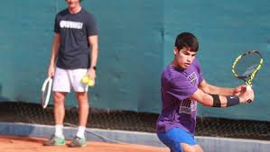 Tennis Alcaraz Sulle Orme Di Nadal A Umago Conquista Il Primo Titolo A 18 Anni La Repubblica