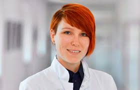 Klinik für Orthopädie Zertifiziert zum EndoProthetikZentrum der  Maximalversorgung I 14 Mit Minister Lucha und Bürgermeister S