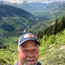 It's a #WaterfallWednesday we'll never forget — 16 years ago today, Jim and  Pam from The Office said “I do” in #NiagaraFallsUSA! 💍 ❤️ Take a page from  their love story with