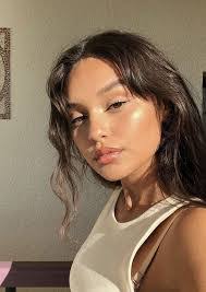 Myrna Grace's Instagram, Twitter & Facebook