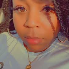 These two argue more than a married couple 😂🐐 via Shutterstock