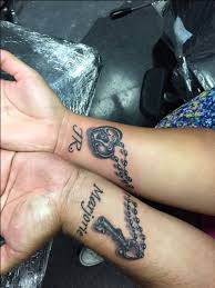 Tatuajes De Amor Para Parejas Muy Enamoradas Tatuajes A Juego Para Parejas Disenos De Tatuaje Para Parejas Tatuajes De Matrimonio