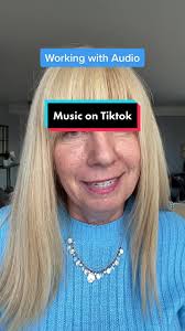 Get FREE Weekly Trend Updates with the CREATIVE FORECAST!