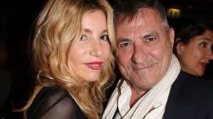 Après s'être dit oui en mai 2011, ils ont formé une famille avec la naissance, le 11 novembre 2012, de leurs jumeaux. Video Lola Marois Ce Qu Elle Ne Supporte Vraiment Pas Chez Jean Marie Bigard Voici