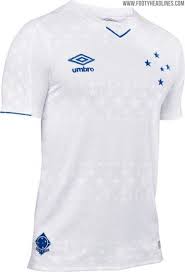 Inspired by the traditional mantle used by the team in the 80s, the piece features the embroidered badge on the chest. Umbro Cruzeiro 2019 Trikots Veroffentlicht Nur Fussball