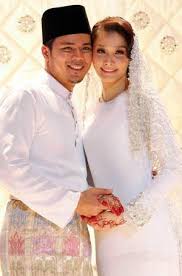 Gambar scha alyahya & awal ashaari di majlis pengumuman kahwin. Awal Ashaari Sah Suami Scha Alyahya Dengan Sekali Lafaz Sensasi Selebriti