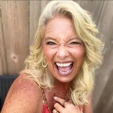 Melinda Koch's Instagram, Twitter & Facebook