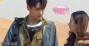 Kris wu, sinh ngày 6 tháng 11 năm 1990), còn được biết đến với nghệ danh kris (hangul: Dan Sao Ná»¯ Tá» Thai Ä'á»™ Vi Phat Hiá»‡n Yeu Rau Xanh Ngo Diá»‡c Pham Triá»‡u