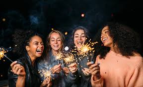 28 Captions For Prosecco Pics Because You Re Bringing The Bubbly On New Year S Eve Fireworks Pictures New Years Eve Pictures New Year Pictures