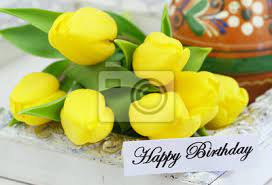 Cdb cartoline per tutti i gusti cartolina auguri di buon compleanno con immagine primaverile di fiori appoggiati in cassette di legno da scaricare gratis. Scheda Di Buon Compleanno Con I Tulipani Gialli Carta Da Parati Carte Da Parati Buon Compleanno Speciale Opportunita Myloview It