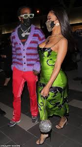 While growing up, saweetie's parents and family used to reside in hayward, california. Saweetie Showcases Her Curves In A Green Dress On A Valentine S Day Dinner With Boyfriend Quavo Daily Echoed