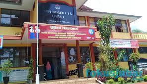 Kenapa bawa senjata api yang bisa memicu tindakan anarkis, katanya. Luar Biasa Sman 18 Garut Gudangnya Prestasi Fokus Jabar