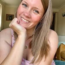 Joanne Mcqueen's Instagram, Twitter & Facebook