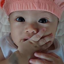 🗣️Cameron Diaz: We went to high school together. Snoop Dogg was a year  older than me. I remember him, he was very tall and skinny. He wore lots of  ponytails. I'm pretty