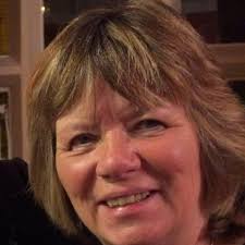 We plan to catch the bus from Catania airport to our accommodation in  Taormina. We would prefer to book bus tickets. We land 10.10am, can anyone  advise if allowing 1hr enough time