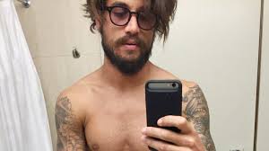 Dani Stone al desnudo