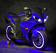 The r1t had been scheduled for launch in early 2020 and the r1s a year after that, but the pandemic crisis saw both postponed for summer 2021. Buy Dailycartindia Dci Yamaha R1 Bike With Rechargeable Battery Operated Ride On For Kids 2 To 6yrs Blue Online At Low Prices In India Amazon In