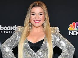 Kelly clarkson has been granted the lion's share of assets after divorcing brandon blackstock, including the montana ranch where he lives. Kelly Clarkson Said That Celebrities Used To Be Really Mean To Her
