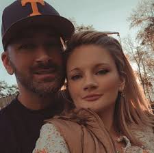 What is the best nail salon in Maryville that is not overpriced for a full  set?