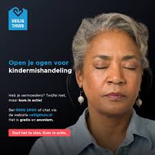 Al eerder viel de ijdelheid van de jonge op vanwege zijn afwijkende keuze voor schoenen met een bloemprint, zijn voorkeur voor zonnebanken en kapperbezoek. Mireille De Jonge 010mireille Twitter