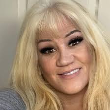 It is with great sadness that we lost another class member, Linda Guyer