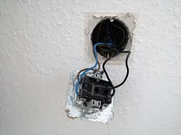 Aufputz steckdose montieren und anschliessen (ap steckdose 3 xt12 schweiz) bei dieser anleitung wird das montieren und anschliessen einer aufputz steckdose an einer gipswand beschrieben. Lichtschalter Anschliessen Installationsanleitung