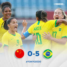 She is 38 years old and is a leo. Helena Costa Helenacostafut Twitter