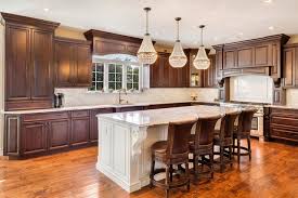 All our images are of high quality and can be used for free. Dark Brown Kitchen With White Island Klassisch Kuche New York Von Design Line Kitchens Houzz