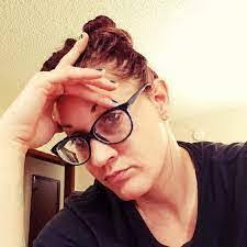 Eileen Hourigan's Instagram, Twitter & Facebook