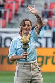 Ali Krieger - Wikipedia