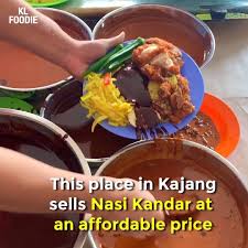 It's highly recommended for customers to ask for kuah banjir when purchasing for the maximum experience. Kl Foodie Rm 5 Nasi Kandar With Fried Chicken In Kajang Salman Nasi Kandar Facebook