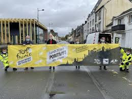 Jun 28, 2021 · if the tour de france is a game of chess, the opening weekend was a stalemate. Tour De France 2021 Une Jauge Sur La Ligne D Arrivee A Pontivy Pontivy Journal