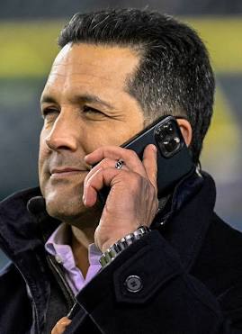 ESPN's Adam Schefter reported that 26 of 32 NFL teams have reached out to Wilkins' camp., do AI tạo